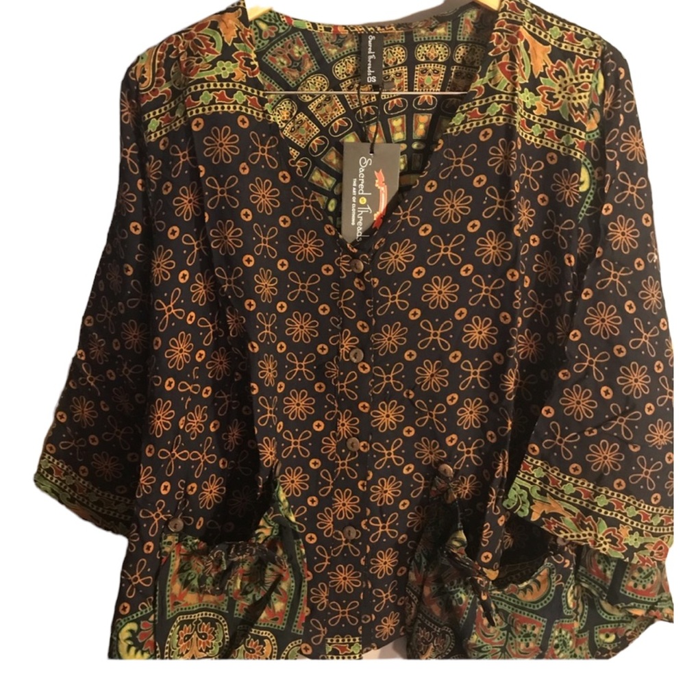 NWT.    S/M.  Threads Blouse.   218671.  RD/RD - Picture 2 of 4